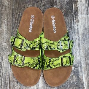 WEEHOO (NEW) SANDALS 81/2